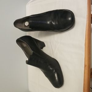 Women's ankle booties color:black size:8 1/2